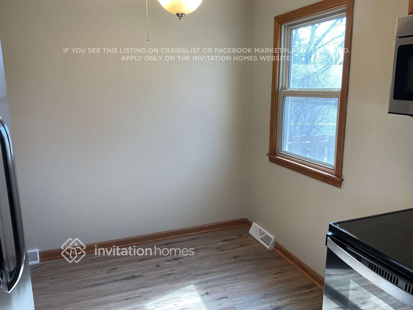 Building Photo - 2713 W 71st 1/2 St