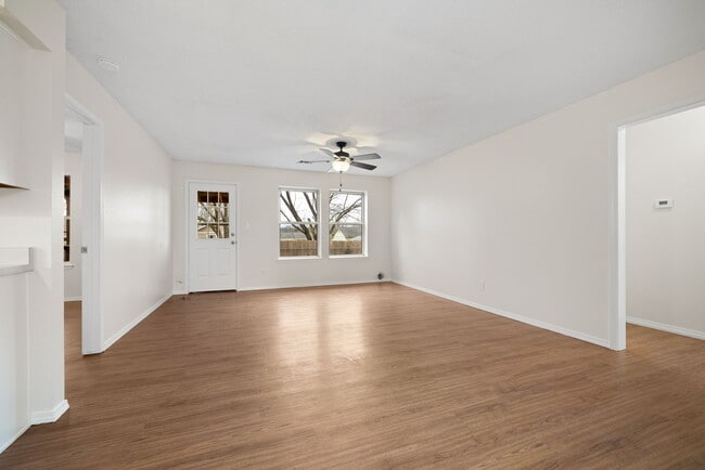 Building Photo - 100 Grand Brook Dr