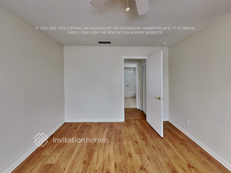 Building Photo - 10428 Rosemount Dr