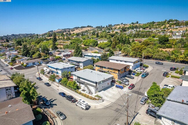 Building Photo - 16318 Maubert Ave