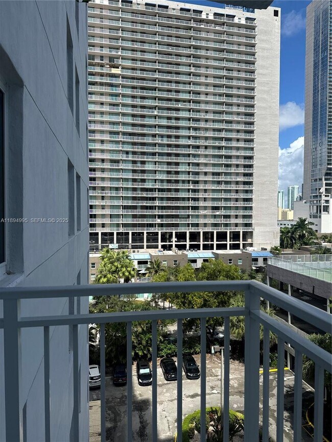 Building Photo - 850 N Miami Ave