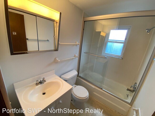 Building Photo - 3 br, 2 bath Apartment - 1451-1461 Worthin...