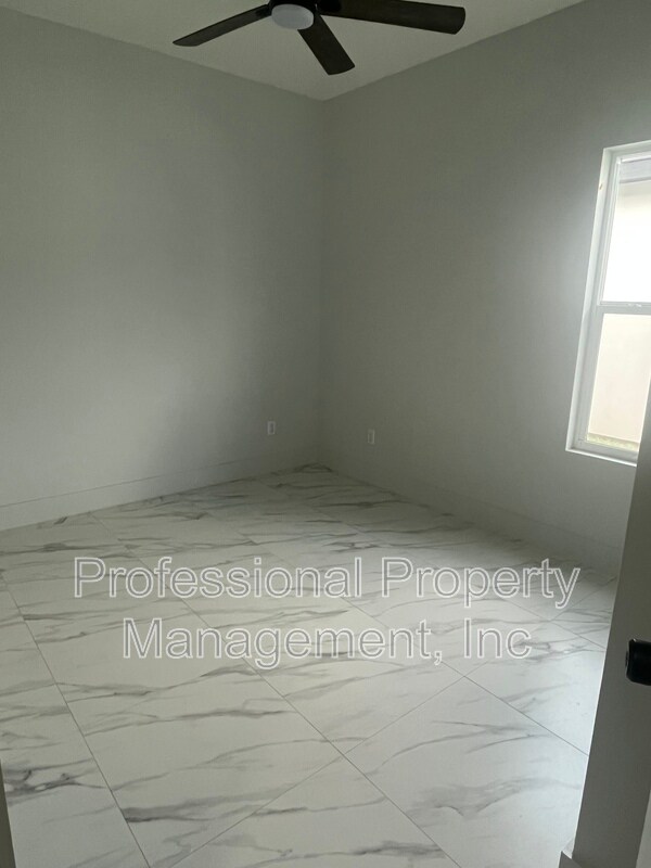 Building Photo - 2808 Charlie Rd