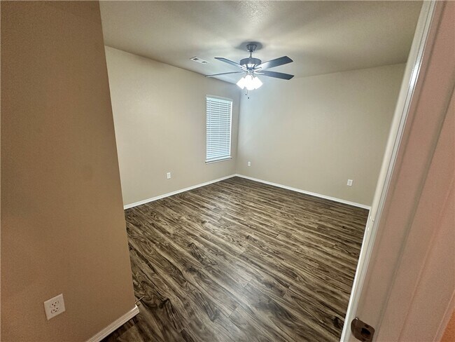 Building Photo - 2129 Brown Bear Ln