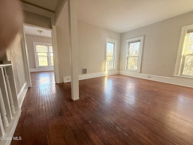 Building Photo - 31 Union St