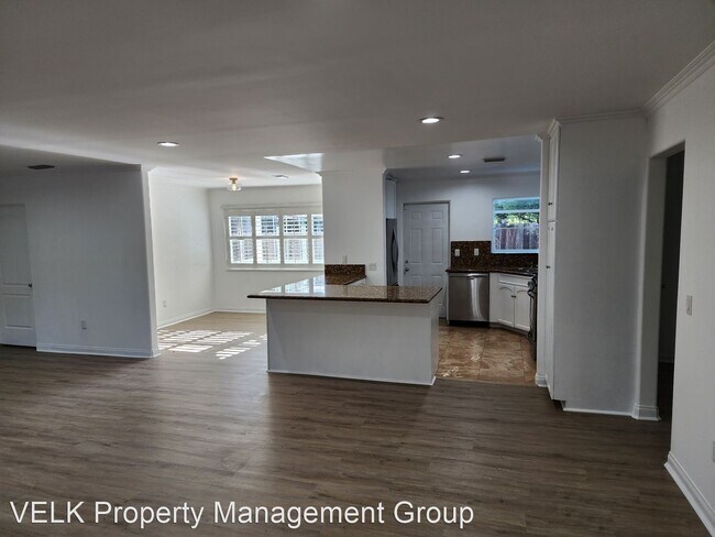 Building Photo - 3 br, 2.5 bath House - 2585 N Windsor Ave