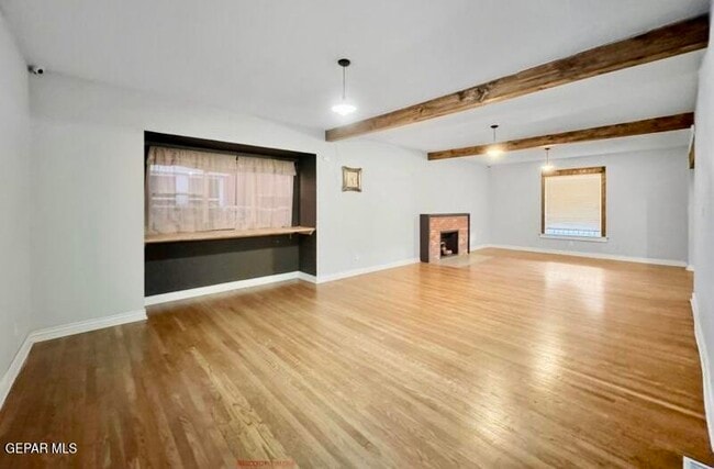 Building Photo - 1305 E Rio Grande Ave