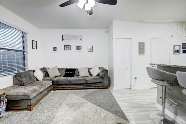 Building Photo - 15086 SW 115th St