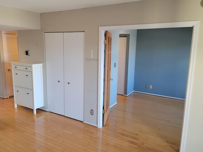 Building Photo - 1401 17th St NW