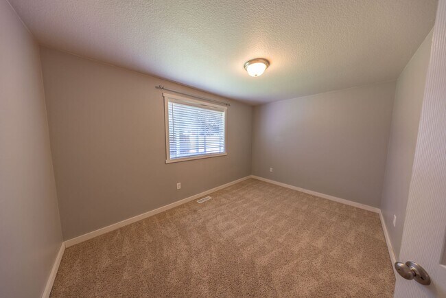 Building Photo - One Level Ranch Home - Three Bedrooms