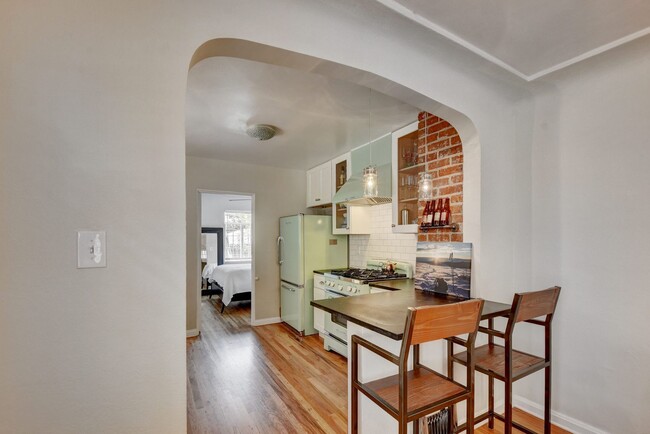 Building Photo - Gorgeous duplex near Cherry Creek!