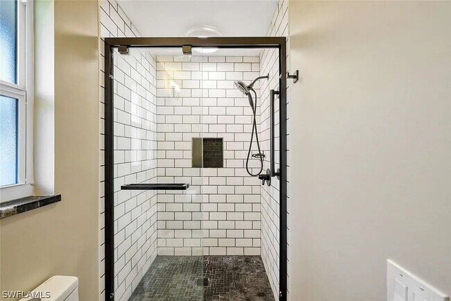 Building Photo - 2635 SE 18th Pl