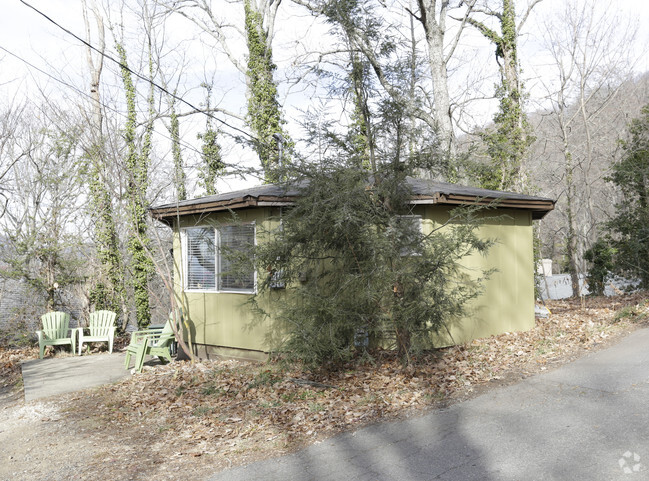 Building Photo - Miramonte Forest