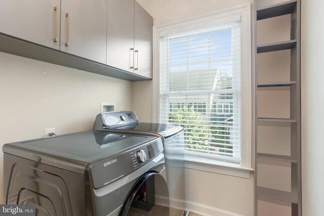 Building Photo - 7820 Early Morning St