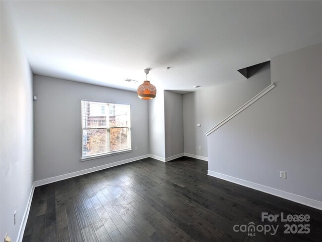 Building Photo - 841 Seigle Point Dr