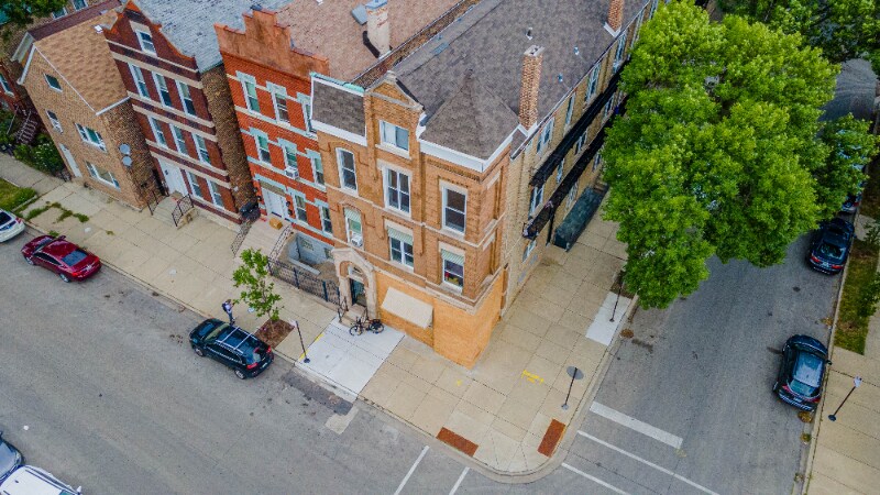 Primary Photo - 3225 S May St