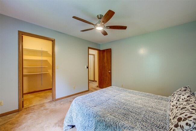 Building Photo - 41 Beechwood Ave