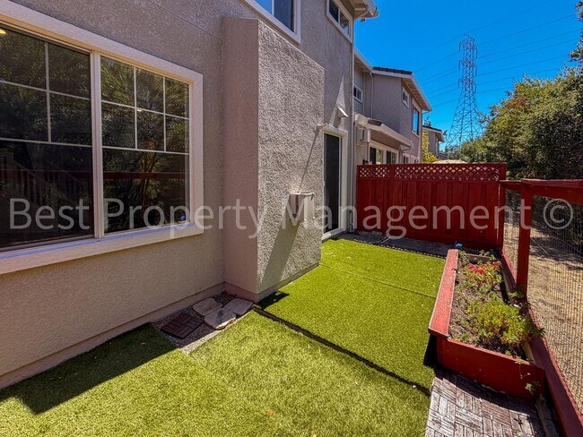 Building Photo - 23010 Canyon Terrace Dr