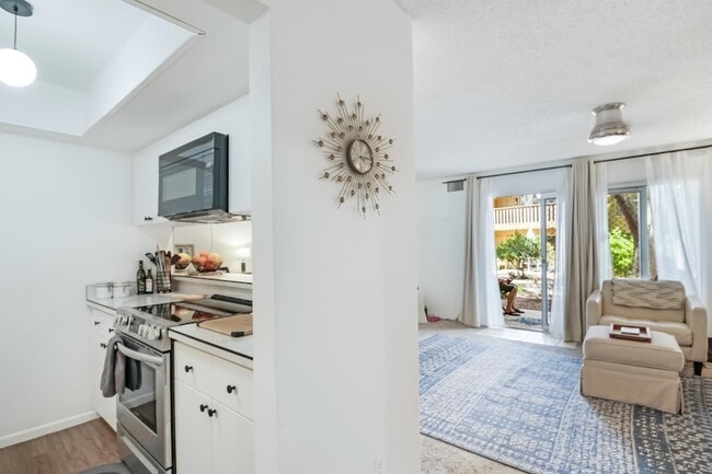 Building Photo - 77845 California Dr