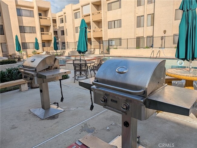 Building Photo - 301 N Ford Ave