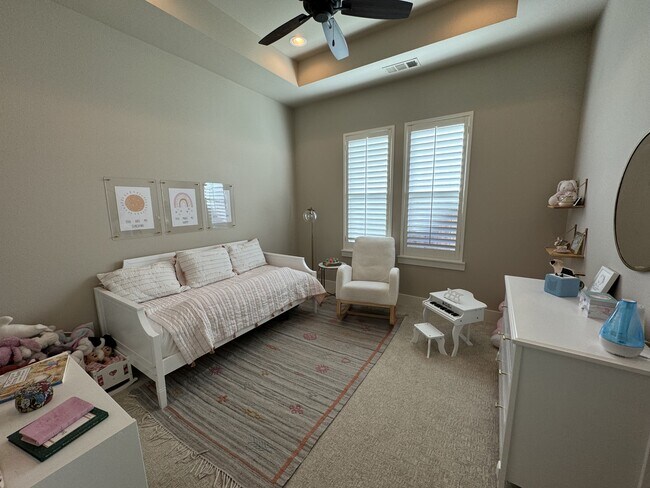 Building Photo - 921 Vintners Ct