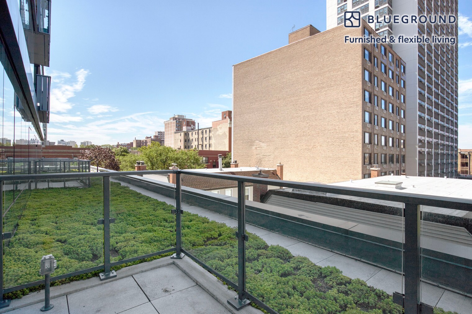Building Photo - 450 W Belmont Ave