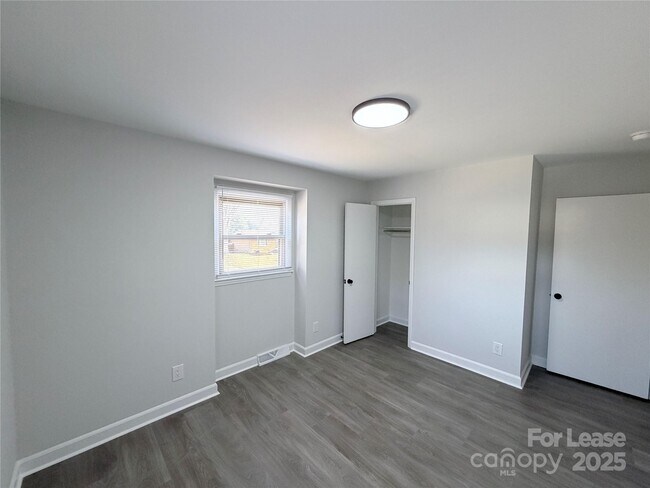 Building Photo - 6207 Eagle Peak Dr