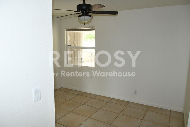 Building Photo - 938 N Evergreen Cir