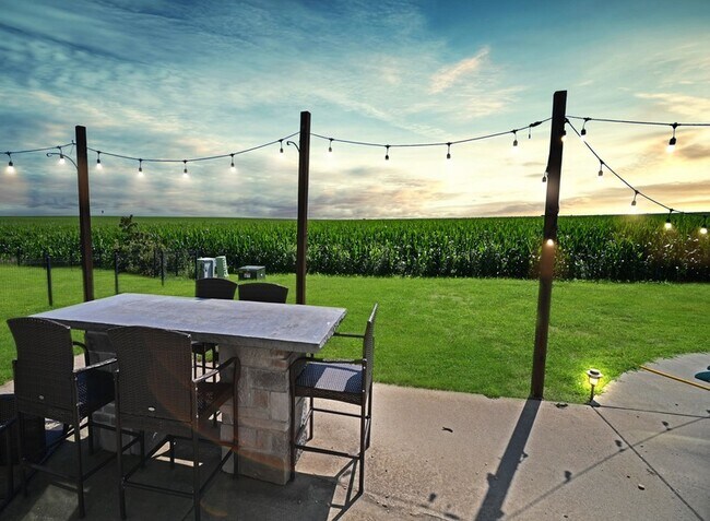 Building Photo - 1204 Ledgestone Dr