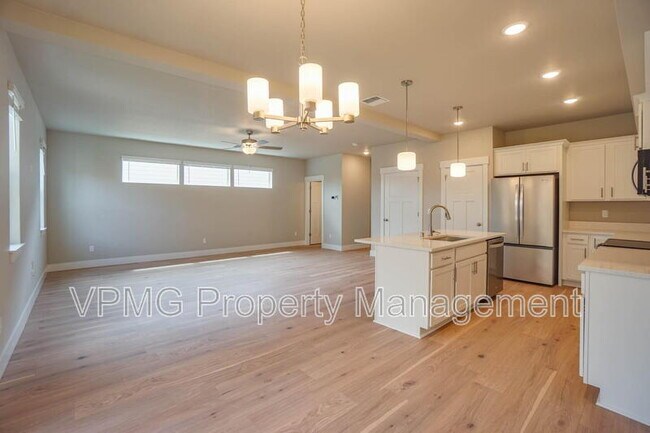 Building Photo - 2347 E Otter Lp