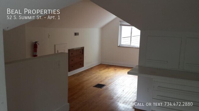 Building Photo - 52 S Summit St