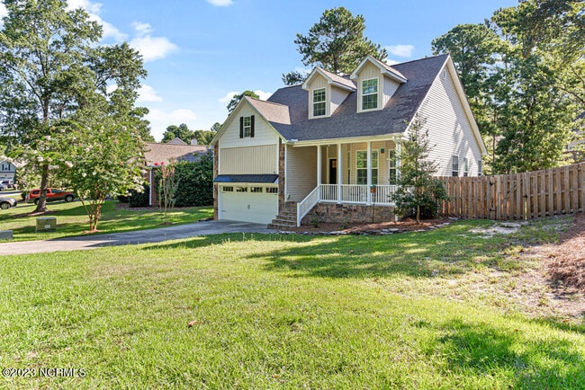 Building Photo - 10 Bradley Ln