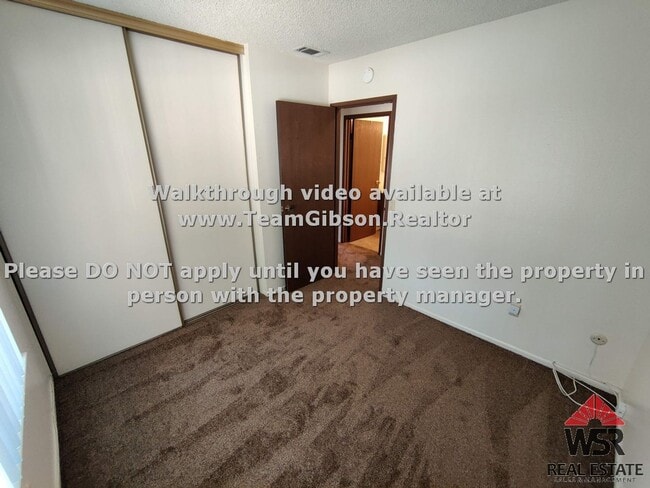 Building Photo - 3 Bedroom, 2 Bathroom Condo W/ 2 Car Garage
