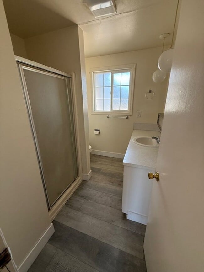 Building Photo - Spacious 4-Bedroom Duplex Near Westfield Mall