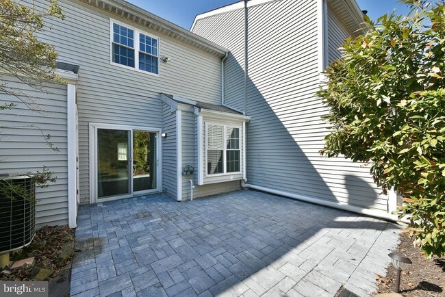 Building Photo - 2205 Ash Grove Rd