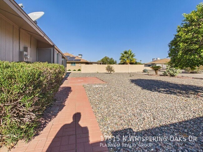 Building Photo - 17615 N Whispering Oaks Dr