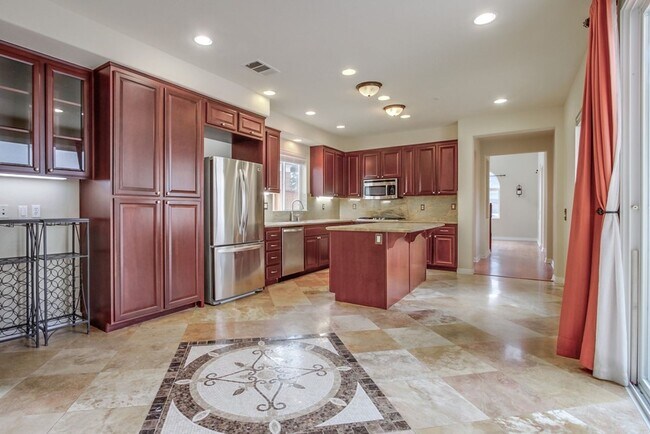 Building Photo - 4 Bedroom Cul-de-Sac home in San Elijo Hills!