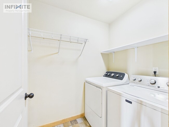 Building Photo - Move In Ready 3 Bedroom!