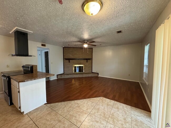 Building Photo - 107 Turtle Creek Dr