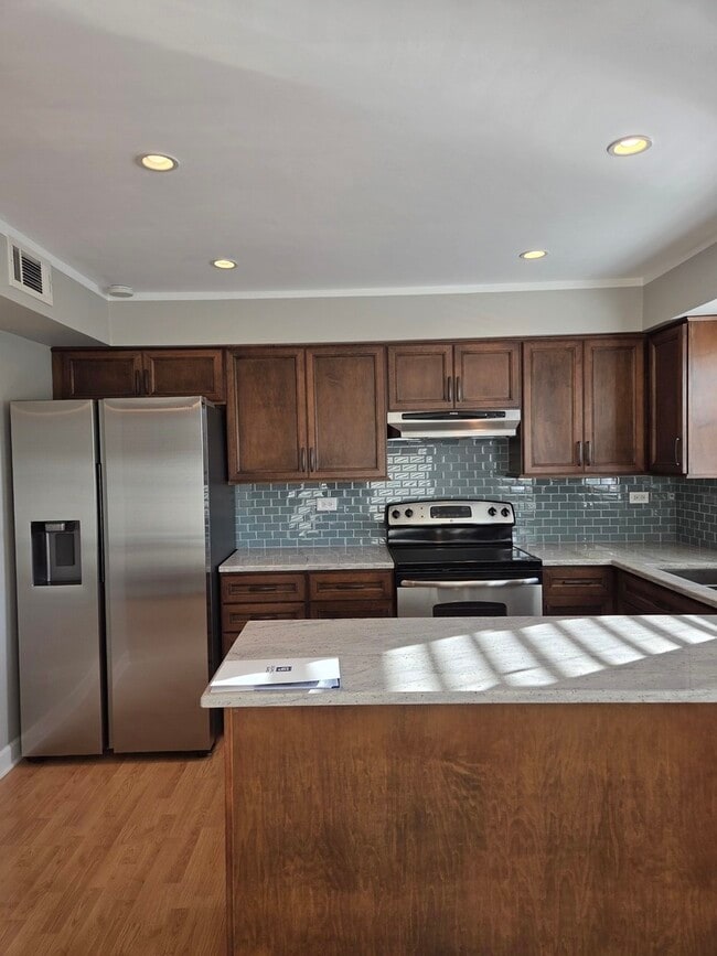Building Photo - 6830 W Lode Dr