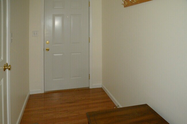 Building Photo - 534 Eagle Ridge Dr