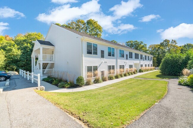 Building Photo - 574-576 State St