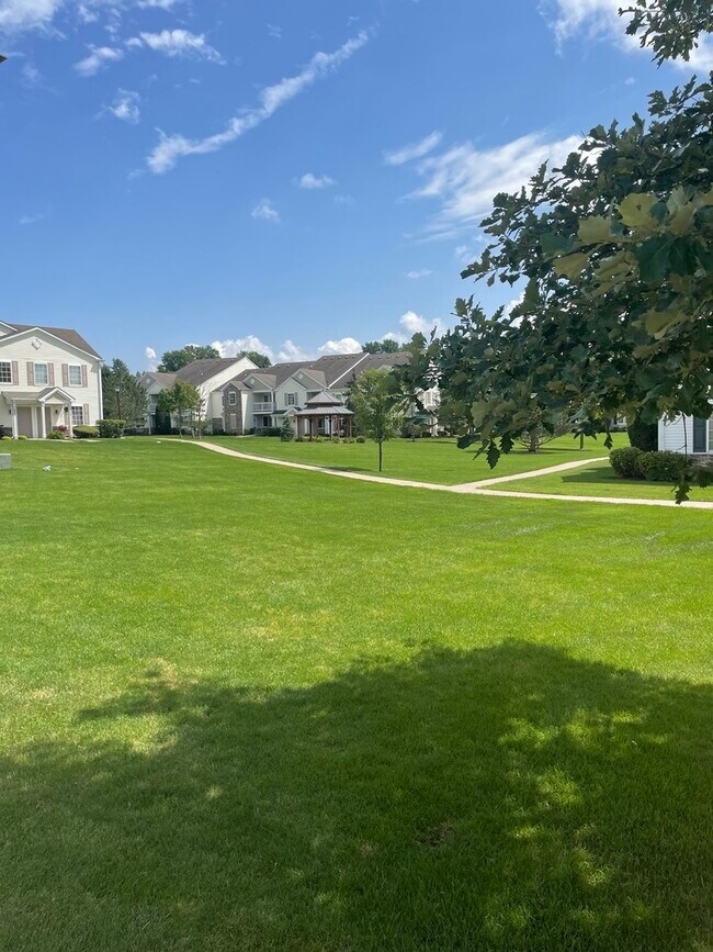 Building Photo - 1723 Silverstone Dr