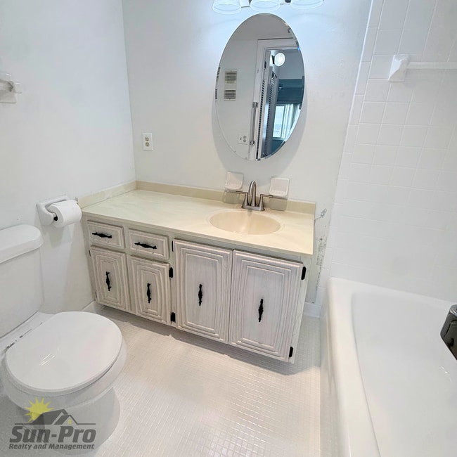 Building Photo - 3606 S Peninsula Dr