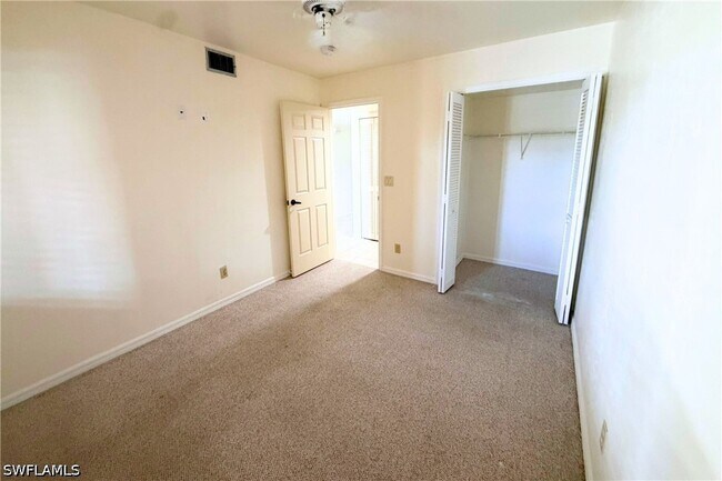 Building Photo - 7360 St Ives Way