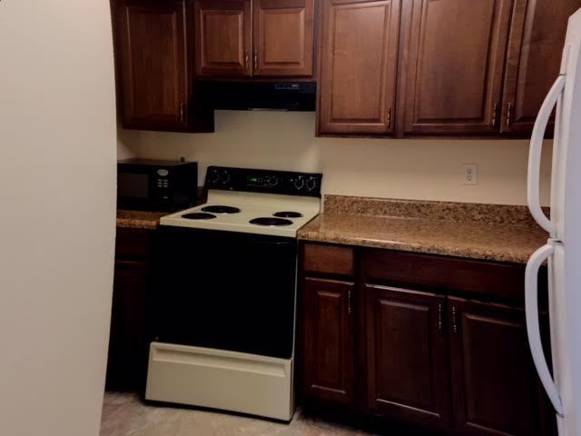 Building Photo - 304 Cherokee Ct