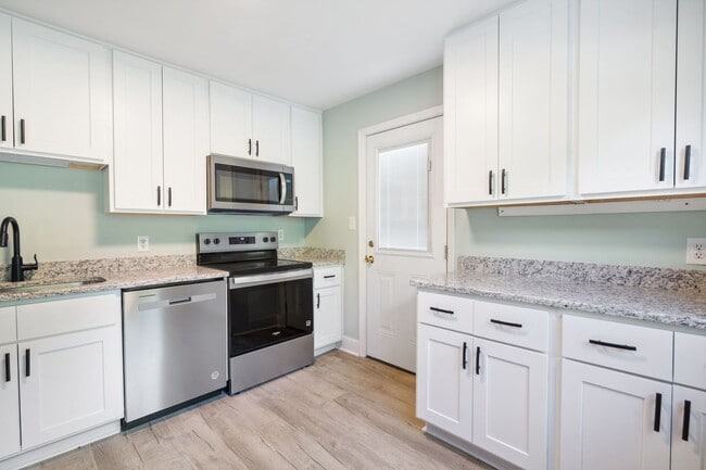 Building Photo - 3 Bedroom, 1 Bathroom Home in Durham