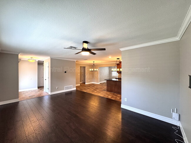 Building Photo - 3465 Balsam Dr