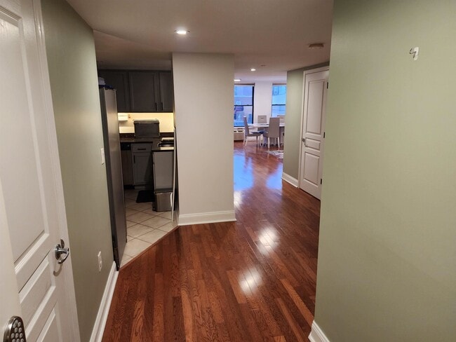 Building Photo - 4301 Park Ave