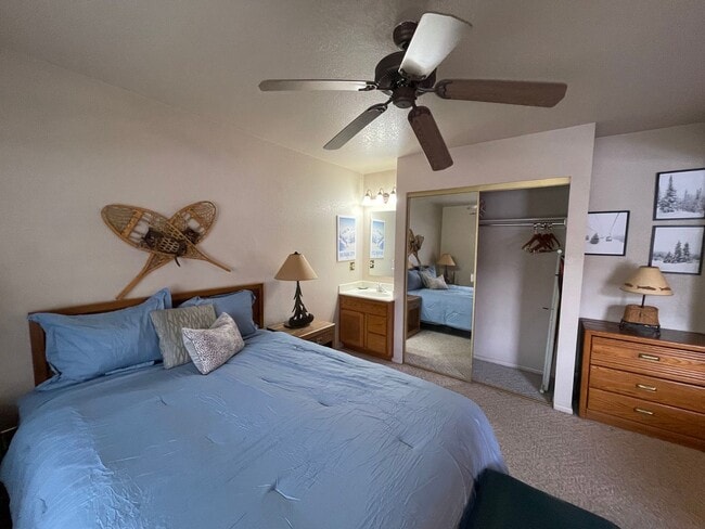 Building Photo - Carriage House Studio